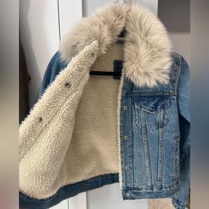 Brand NEW Abercrombie & Fitch Denim Sherpa Jacket with Faux Fur Collar